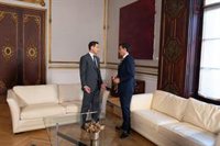 Moreno traslada al alcalde de Granada su apuesta por una Ciudad de la Justicia y por la sede de la Agencia de la IA