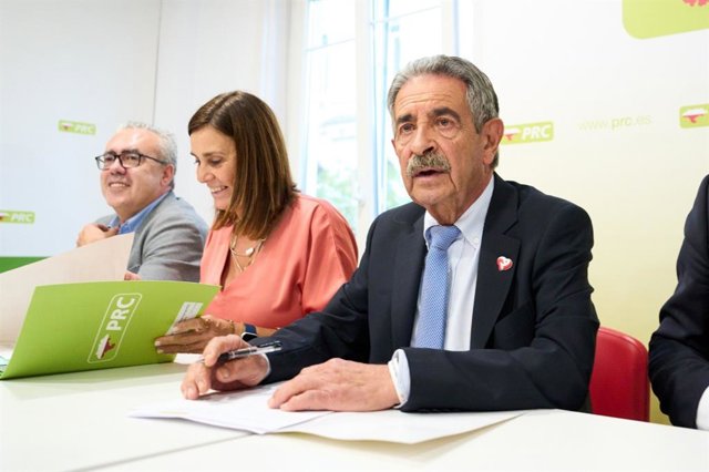 El presidente de Cantabria y líder del PRC, Miguel Ángel Revilla, minutos anunciar a su partido su intención de ser el candidato a la Presidencia de la comunidad autónoma en 2023