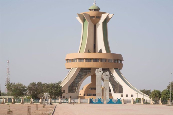 Monumento a los Héroes Nacionales en Uagadugú, capital de Burkina Faso