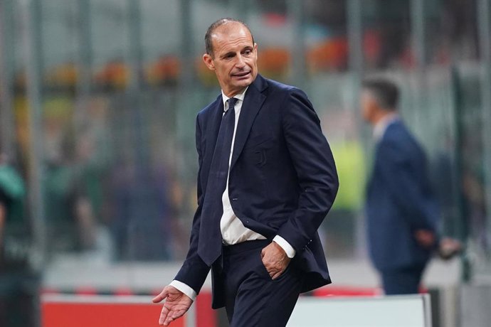 08 October 2022, Italy, Milan: Juventus coach Massimiliano Allegri stands on the touchline during the Italian Serie A soccer match between AC Milan and Juventus FC at San Siro Stadium. Photo: -/LaPresse via ZUMA Press/dpa