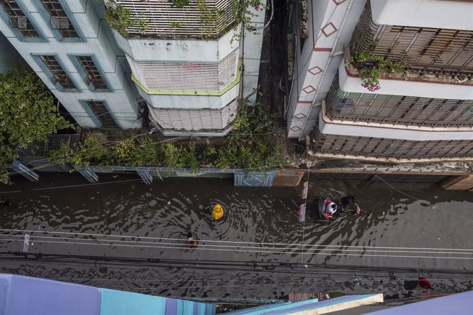 Tromenta Sitrang en Dhaka, Bangladesh