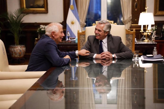 El Alto representante de la Unión para Asuntos Exteriores y Política de Seguridad, Josep Borrell, y el presidente de Argentina, Alberto Fernández