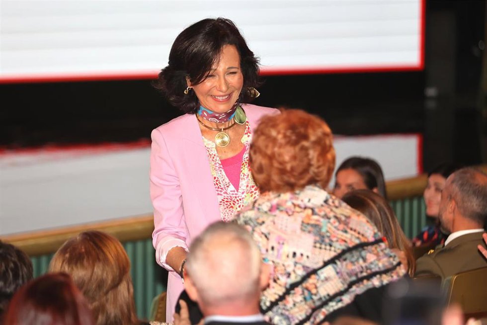 La Reina preside el acto de clausura de la XIV Convocatoria de Proyectos Sociales Euros de tu Nómina