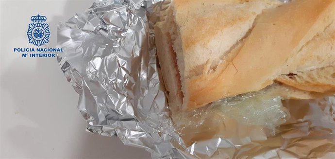 La Policía Nacional detiene a un hombre de 43 años portando 'speed' en un bocadillo