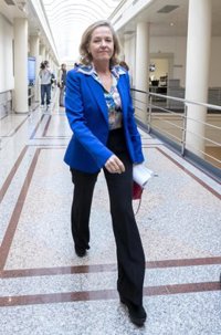 Calviño contradice a la AIReF y afirma que "los indicadores no apuntan" a una 'recesión técnica'