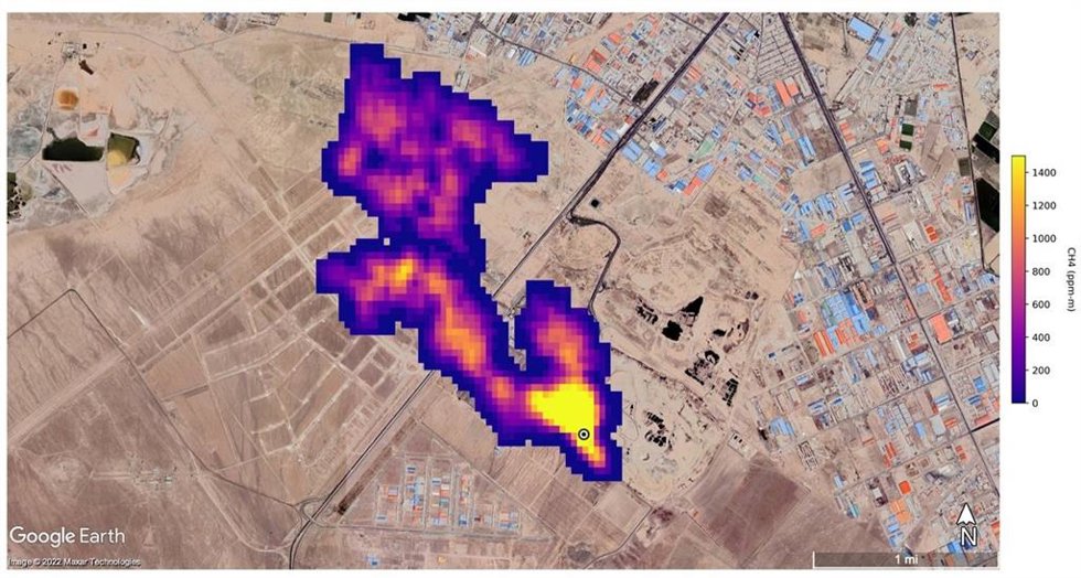 Una columna de metano de al menos 4,8 kilómetros de largo se eleva hacia la atmósfera al sur de Teherán, Irán. El origen es un vertedero, donde el metano es un subproducto