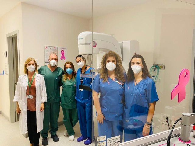 El Clínico diagnóstica este año de cáncer de mama a un centenar de mujeres procedentes de atención primaria
