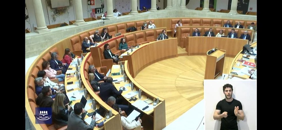 Archivo - Pleno del Parlamento de La Rioja