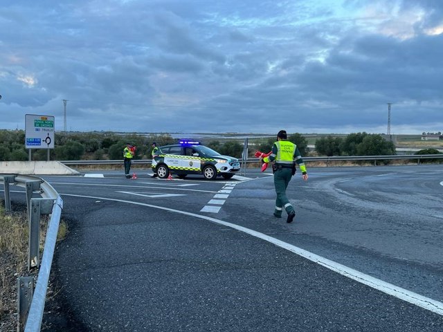Control de la Guardia Civil en la provincia de Cáceres en tramos de carreteras en obras