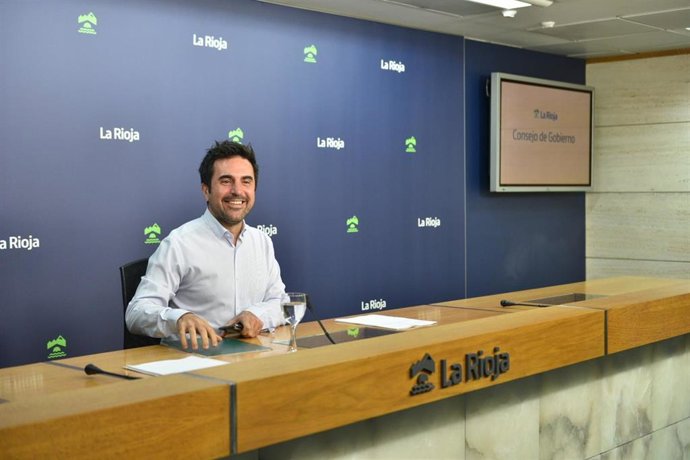 El portavoz del Ejecutivo regional, Álex Dorado