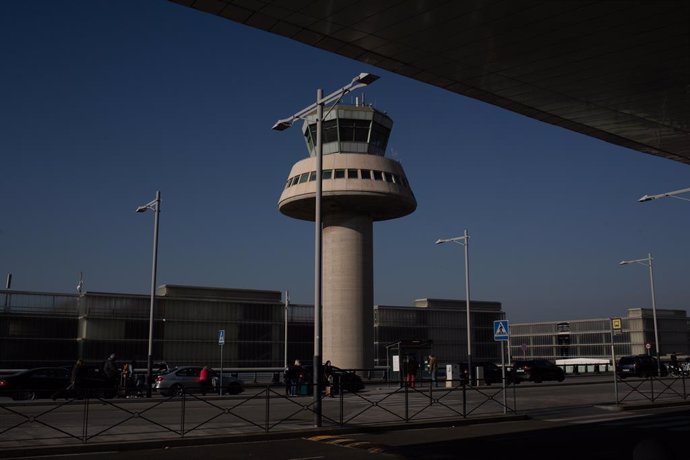 Archivo - Una torre de control en el Aeropuerto de Barcelona-El Prat, a 19 de noviembre de 2021, en El Prat de Llobregat, Barcelona, Catalunya (España).  39 pasajeros con pasaporte libanés de un vuelo procedente de El Cairo (Egipto) con escala en el Aer