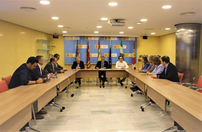 Una delegación de Chile visita la cuenca del Segura para estudiar la gestión eficiente de los recursos hídricos