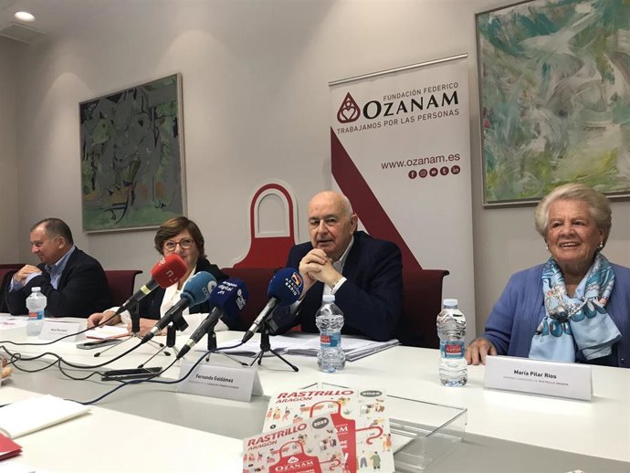 El presidente de la Fundación Federico Ozanam, Fernando Galdámez; la patrona delegada de la Fundación, Pilar Enériz; y la patrona fundadora del Rastrillo, Pilar Ríos, han presentado la XXXV edición del Rastrillo Aragón.