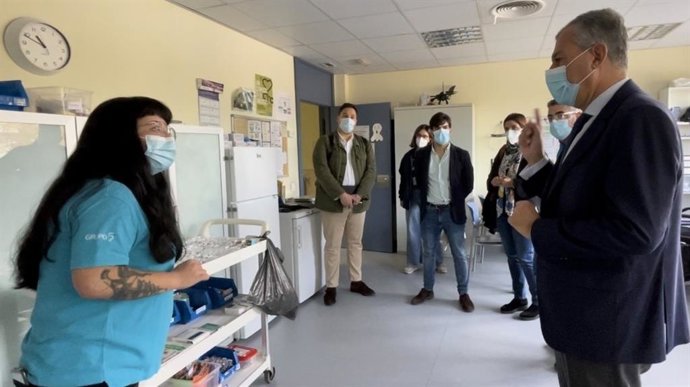 José Luis Sanz visita el Samur Social de Madrid.