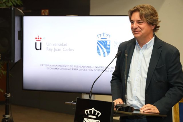 Archivo - El alcalde, Javier Ayala.