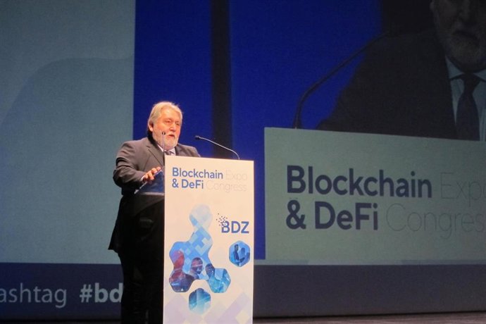 El presidente de Honor de la Cámara de Comercio e Industria de Zaragoza, Manuel Teruel, inaugura el Blockchain Expo & Defi Congress, organizado por Feria Zaragoza y Asociación Blockchain Aragón, en el Palacio de Congresos de Zaragoza.
