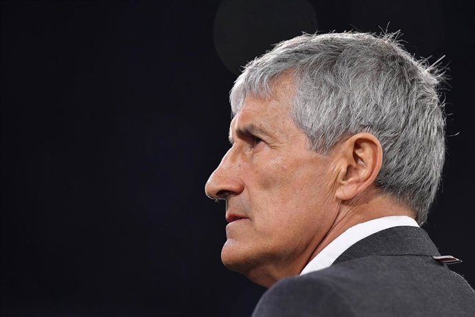 Archivo - Quique Setién durante un partido 