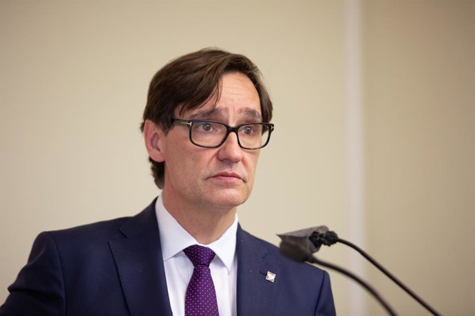 Archivo - El primer secretario del PSC, Salvador Illa, comparece en la sede de CC.OO. de Catalunya, a 5 de abril de 2022, en Barcelona, Catalunya (España). Illa se ha ofrecido al presidente de la Generalitat, Pere Aragons, para impulsar una modificació