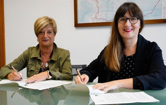 Firma del convenio entre el Ayuntamiento de Bilbao y la asociación Zas.