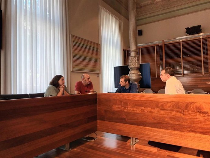 Reunión de Foro Asturias con los vecinos de Trubia.