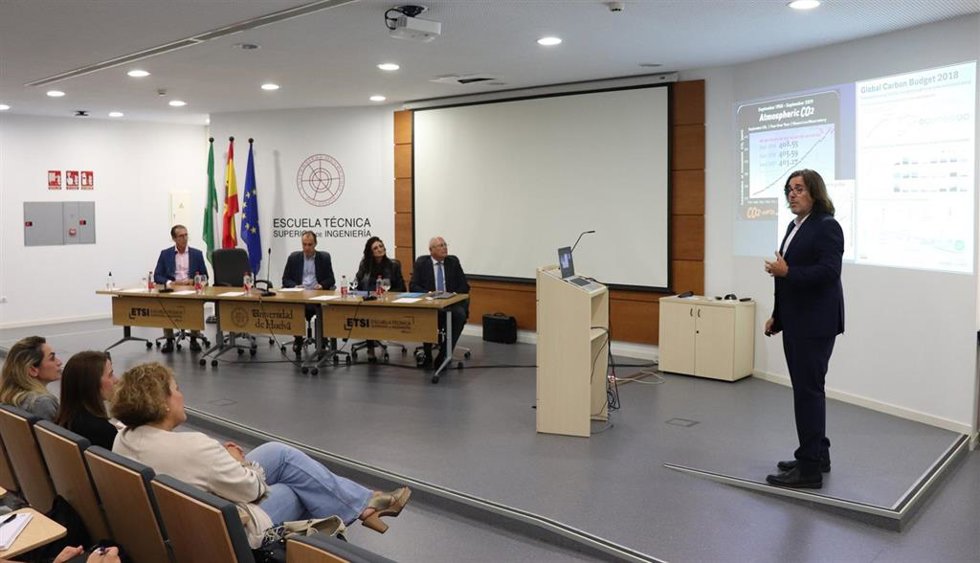 El ciclo 'La economía de Francisco' en la UHU profundiza en la economía circular.