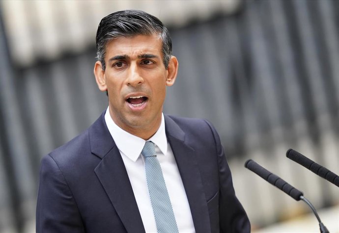 25 October 2022, United Kingdom, London: Newly-appointed British Prime Minister Rishi Sunak delivers a statement outside 10 Downing Street, after meeting King Charles III and accepting his invitation to form a new government. Photo: James Manning/PA Wir