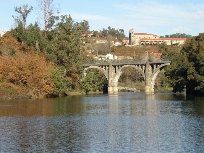 Archivo - Río Lérez a su paso por Pontevedra.