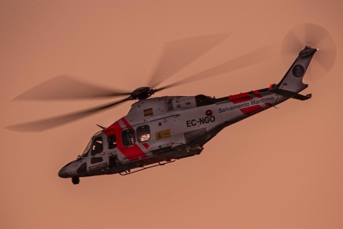 Helicóptero Helimar 223 de Salvamento Marítimo.