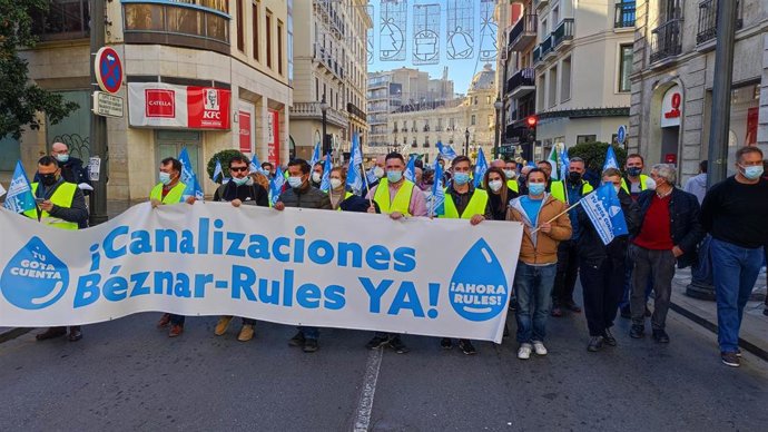 Manifestación por las infraestructuras de la Costa Tropical, en Granada capital