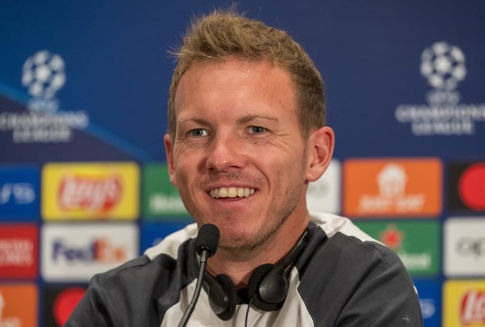 25 October 2022, Spain, Barcelona: Bayern Munich coach Julian Nagelsmann takes part in a press conference for the team at the Camp Nou, ahead of Wednesday UEFA Champions League Group C soccer match against Barcelona. Photo: Peter Kneffel/dpa