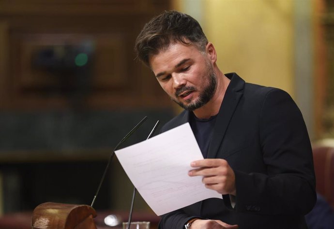 El portavoz parlamentario de ERC en el Congreso, Gabriel Rufián, interviene durante una sesión plenaria en el Congreso de los Diputados.