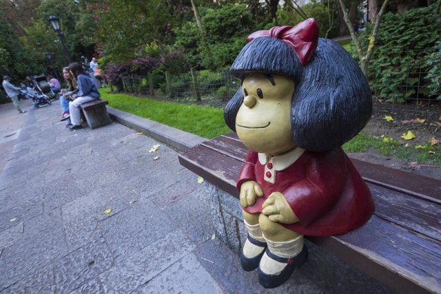 Estatua Mafalda en Oviedo