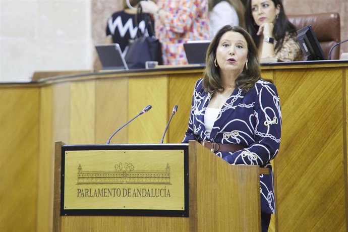 Archivo - La consejera de Agricultura, Carmen Crespo, en una imagen de archivo en el Parlamento de Andalucía.