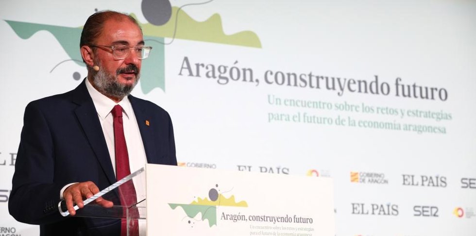 El presidente de Aragón, Javier Lambán, participa en la jornada 'Aragón, construyendo futuro. Un encuentro sobre los retos y estrategias para el futuro de la economía aragonesa'.