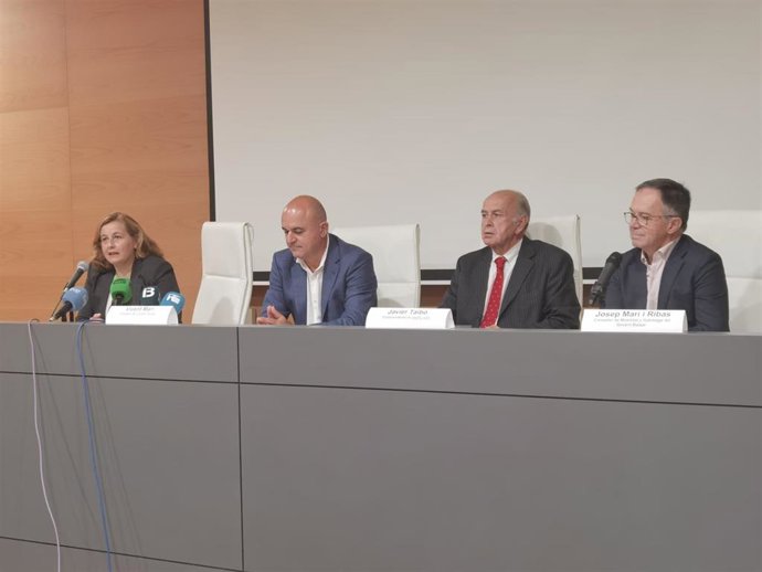 El conseller de Movilidad, Josep Marí, en la presentación de los vuelos entre Ibiza y Menorca