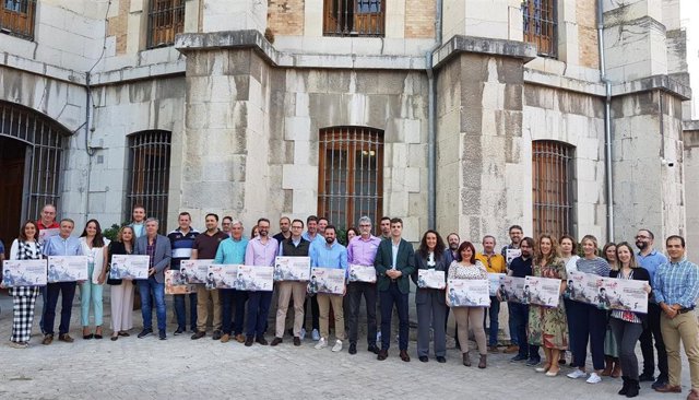 Reconocimiento a centros educativos.