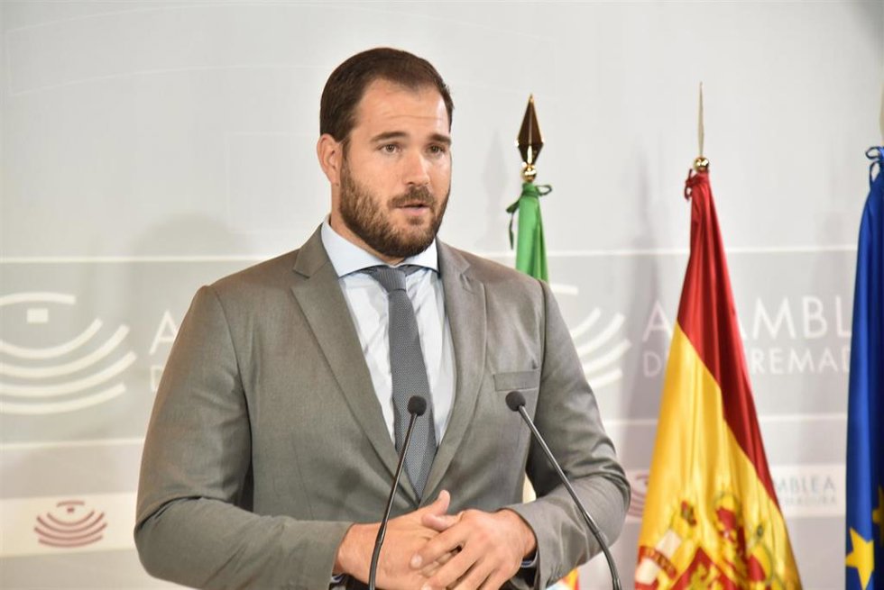 El portavoz de Empleo del Grupo Popular en la Asamblea, Javier Cienfuegos, valora los datos de la EPA.