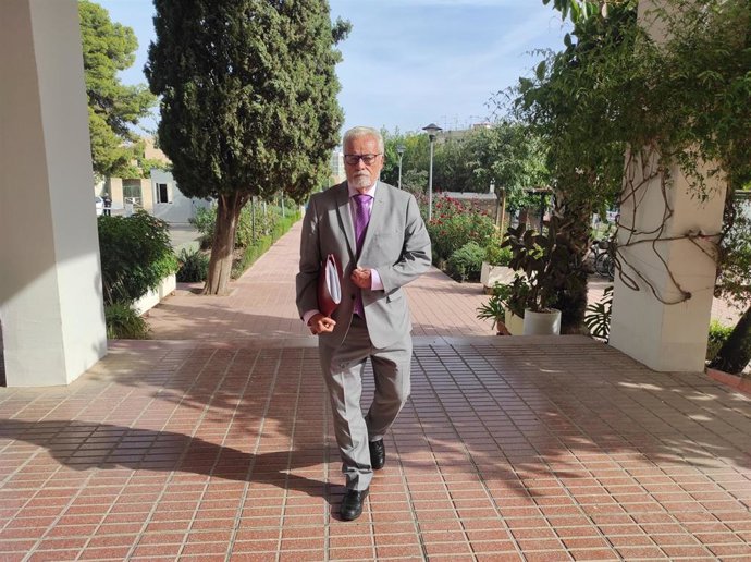 Jesús Maeztu, a su llegada a los Colegios Provinciales de la Diutación de Córdoba.