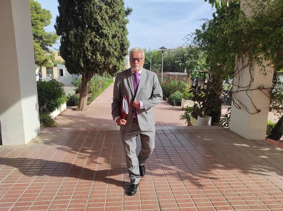 Jesús Maeztu, a su llegada a los Colegios Provinciales de la Diutación de Córdoba.