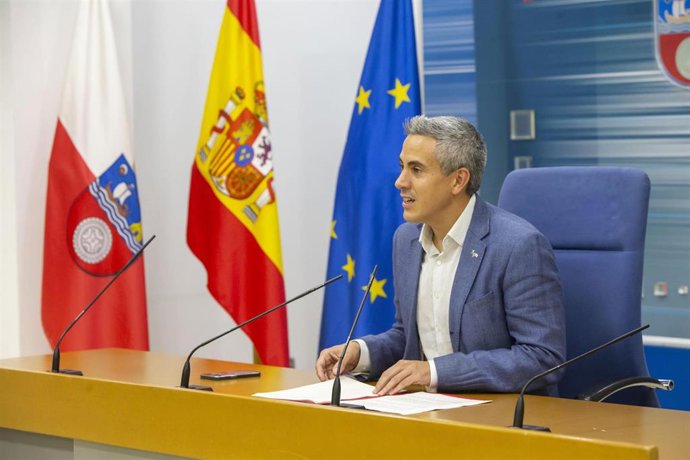 El vicepresidente y consejero de Universidades, Igualdad, Cultura y Deporte, Pablo Zuloaga, en la rueda de prensa en la que ha informado de los acuerdos del Consejo de Gobierno.