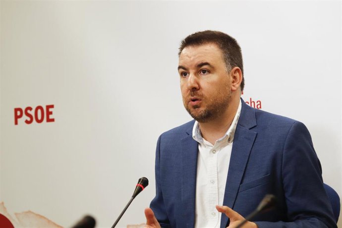 El diputado socialista Antonio Sánchez Requena,