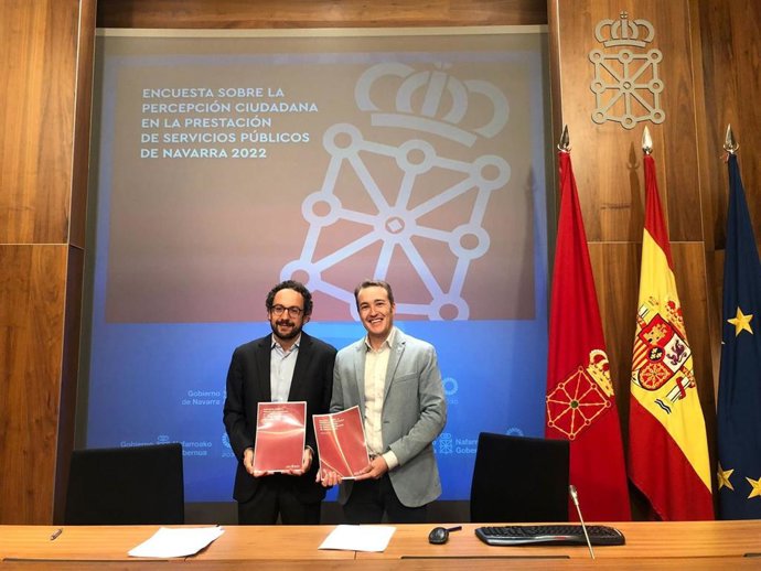 Joseba Asiáin (izquierda) y Luis Campos (derecha), en la presentación de los resultados de la encuesta.