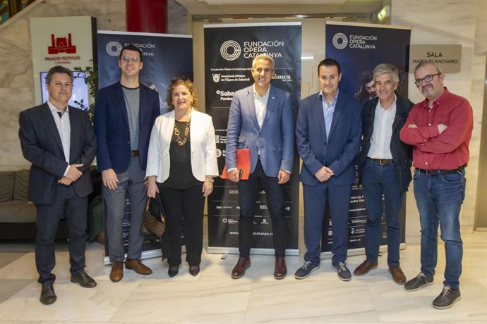 Particioantes en la presentación de la ópera Don Giovanni  En el Palacio de Festivales