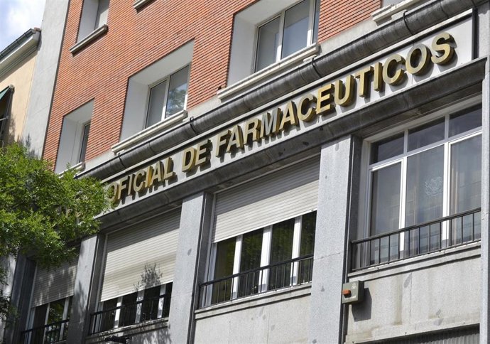 Archivo - Fachada de la sede del Colegio Oficial de Farmacéuticos de Madrid