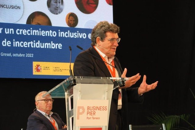 El ministro de Inclusión, Seguridad Social y Migraciones, José Luis Escrivá,durante su intervención en la XXI Jornada Gresol