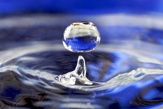 Archivo - Hallan evidencia directa de que existen dos formas de agua líquida