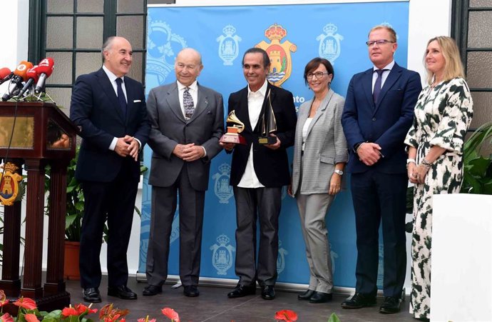 Nombramiento de Pepe de Lucía como embajador de la provincia de Cádiz