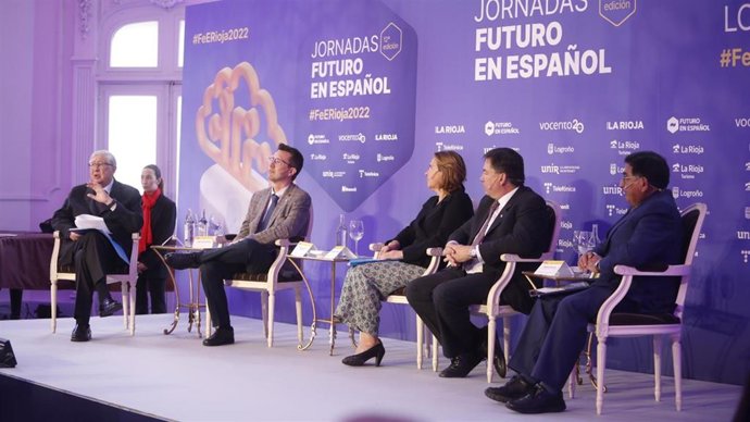 Rafael Puyol, presidente UNIR, Jorge Jesús Gómez Sanz, vicerrector de Tecnología de la Universidad Complutense de  Margarita Villegas, directora de Tecnología e Innovación UNIR; Luis Fernando Gaviria, presidente ASCUN, y Américo Guévara, presidente AUNAP