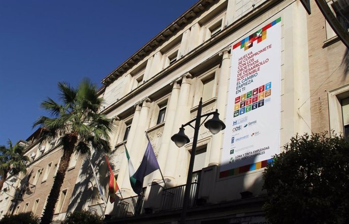 Archivo - Una de las ayudas concedidas va destinada a la rehabilitación energética del Palacio Provincial de la Diputación de Huelva. 