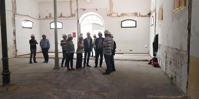 El conseller de Educación, Martí March, durante su visita a Menorca.